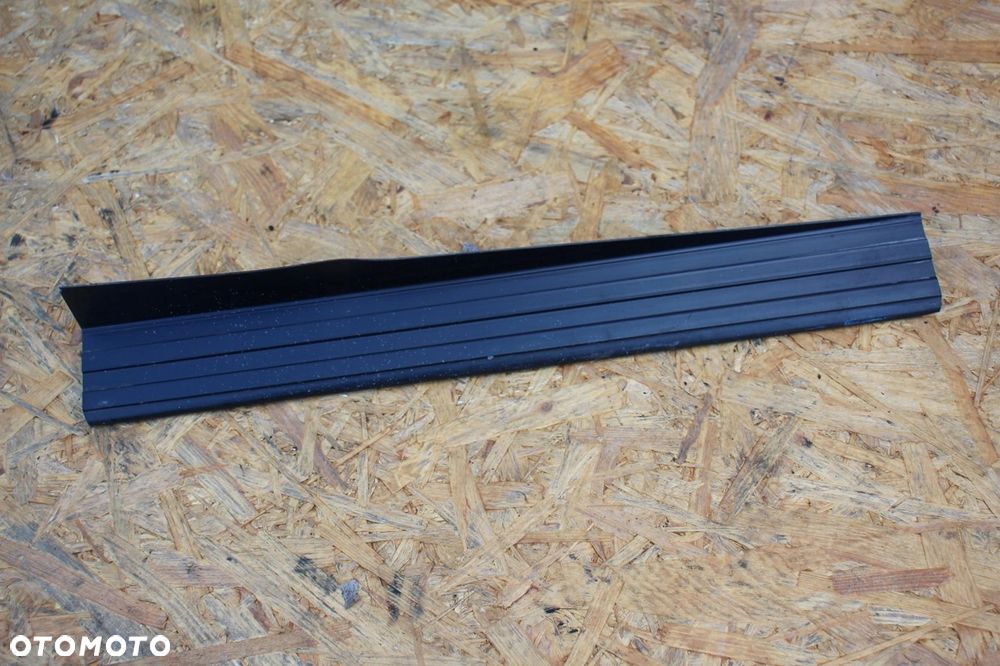Listwa progowa BMW e30 PRAWA TYLNA Prawy tył czarna - 1