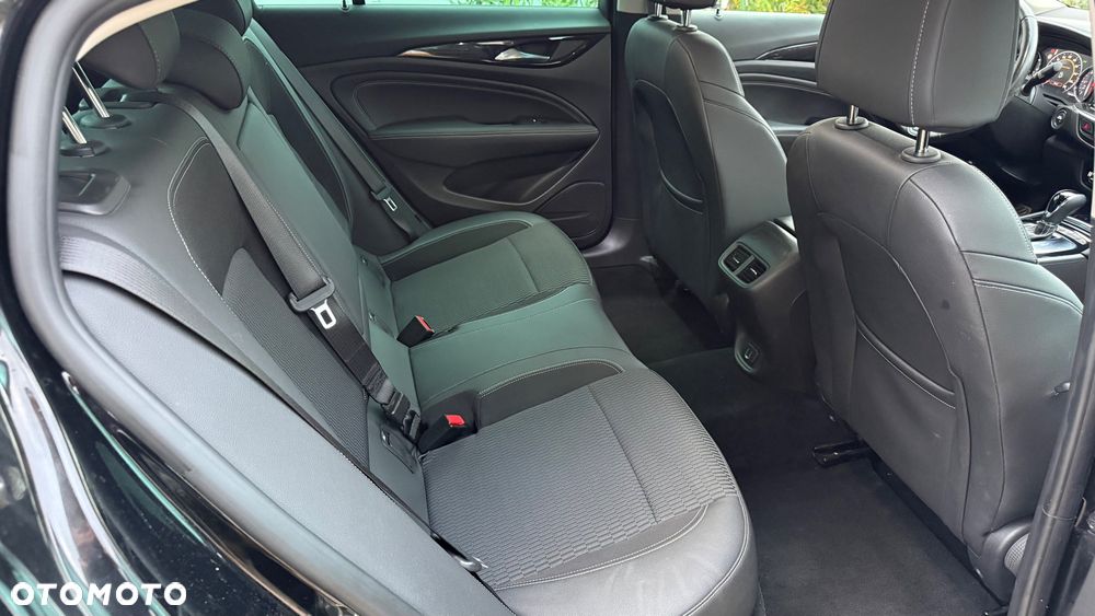 Opel Insignia - 11