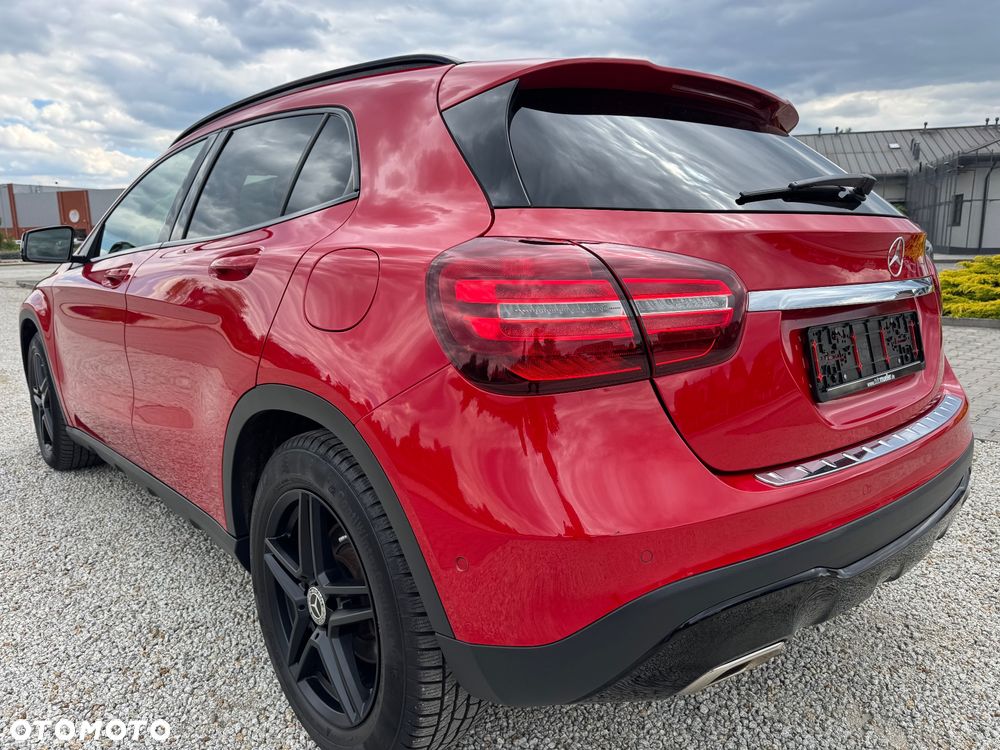 Mercedes-Benz GLA 180 Urban - 5