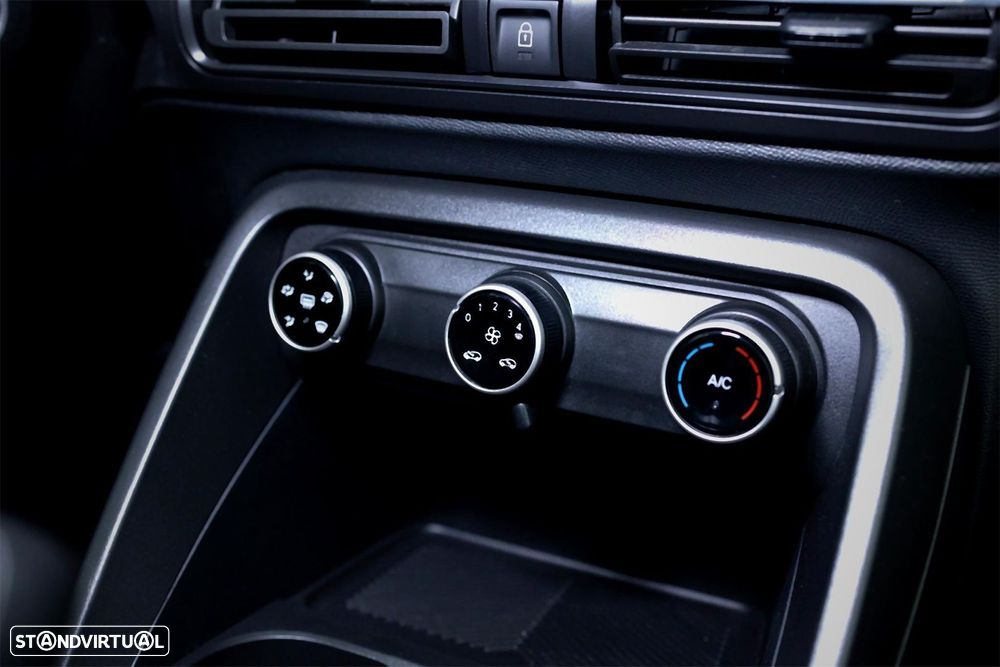 Citroën C3 1.2 Turbo Plus - 28