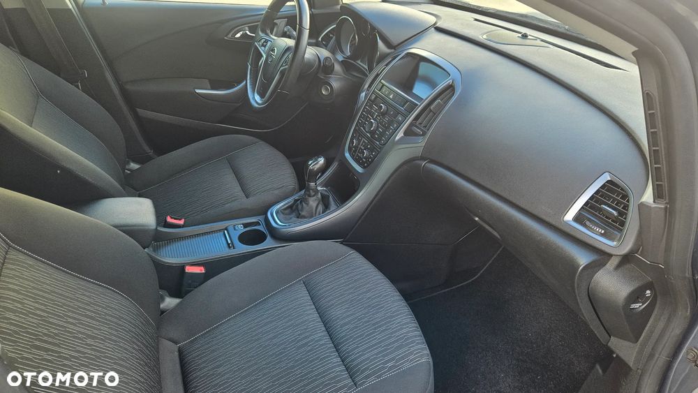 Opel Astra 1.4 Turbo 150 Jahre - 25