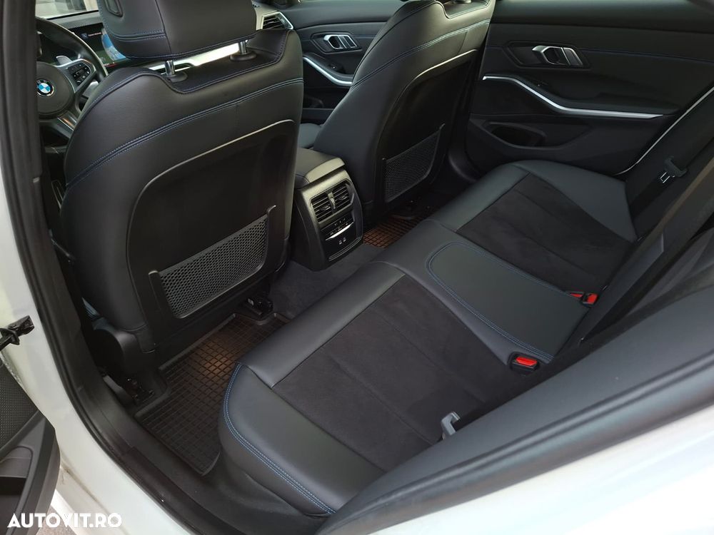 BMW Seria 3 330i AT - 16