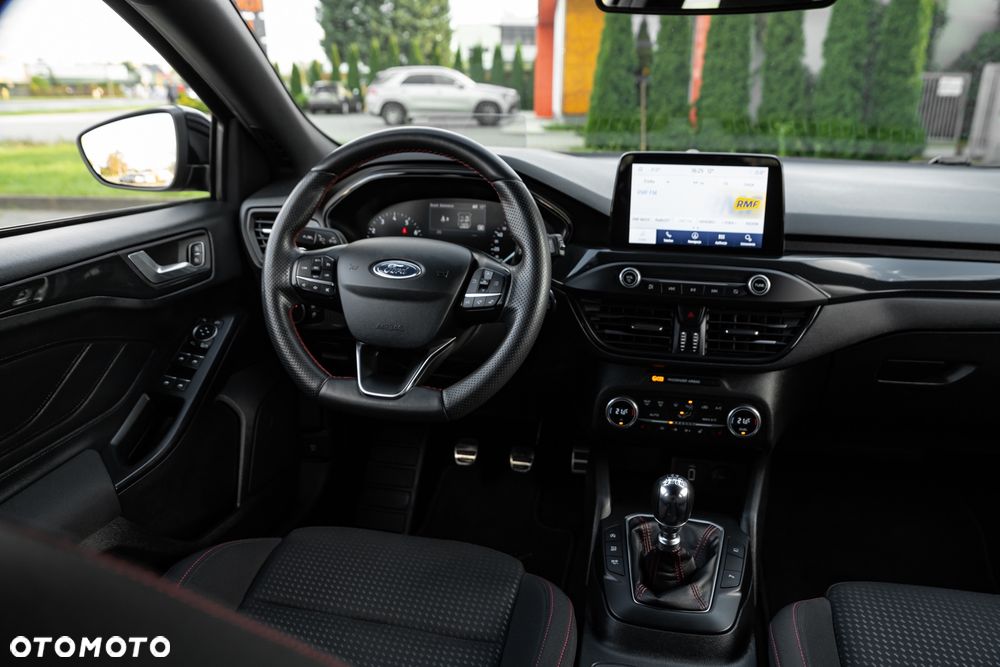Ford Focus 1.0 EcoBoost ST-Line X - 27