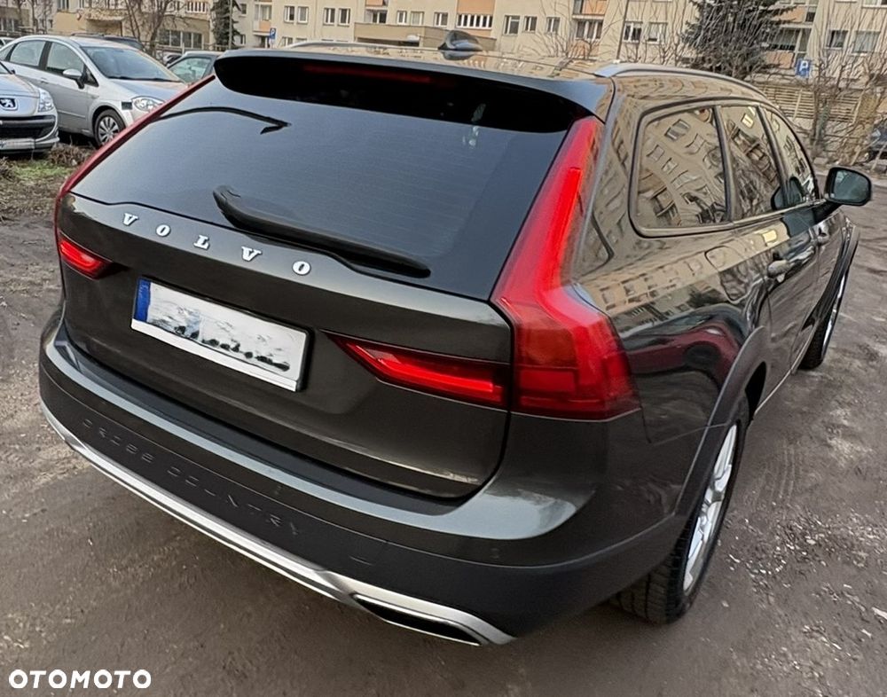 Volvo V90 D5 SCR AWD Momentum - 9