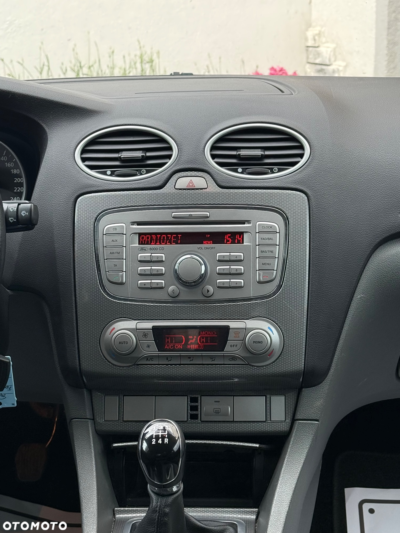 Ford Focus 1.8 Titanium - 12