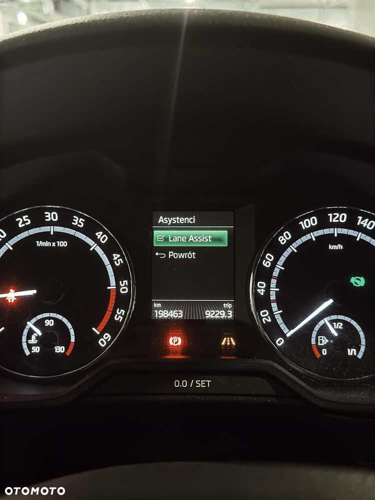 Skoda Octavia 2.0 TDI DSG RS - 17