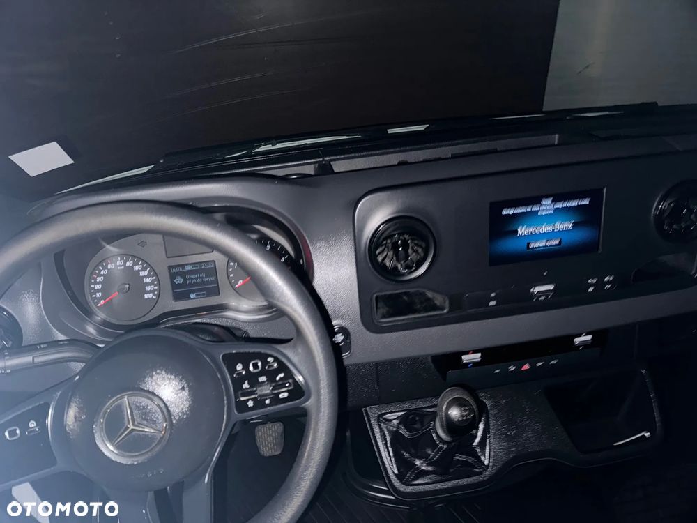 Mercedes-Benz Sprinter - 22