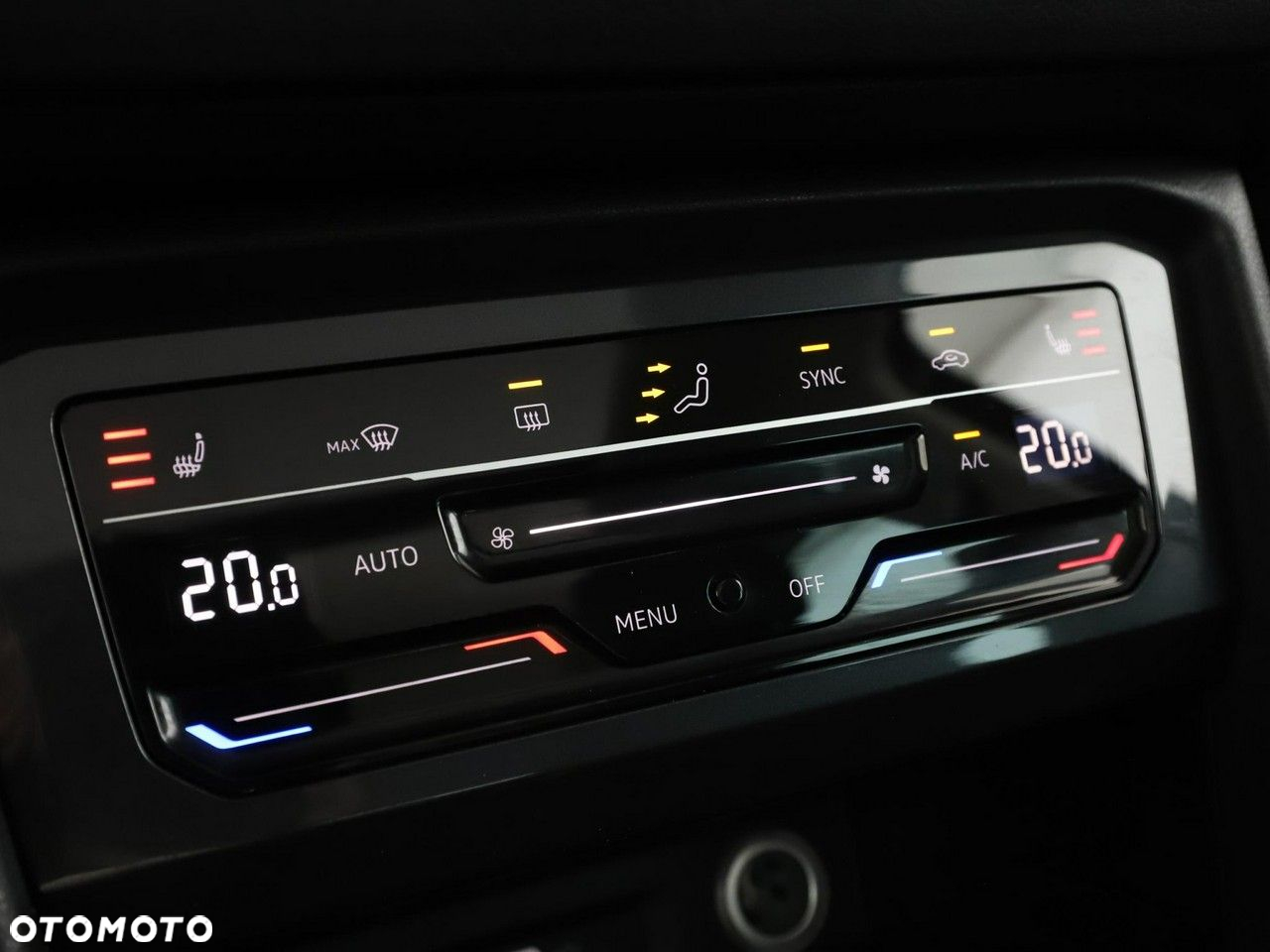 Volkswagen Tiguan 2.0 TDI Elegance DSG - 26