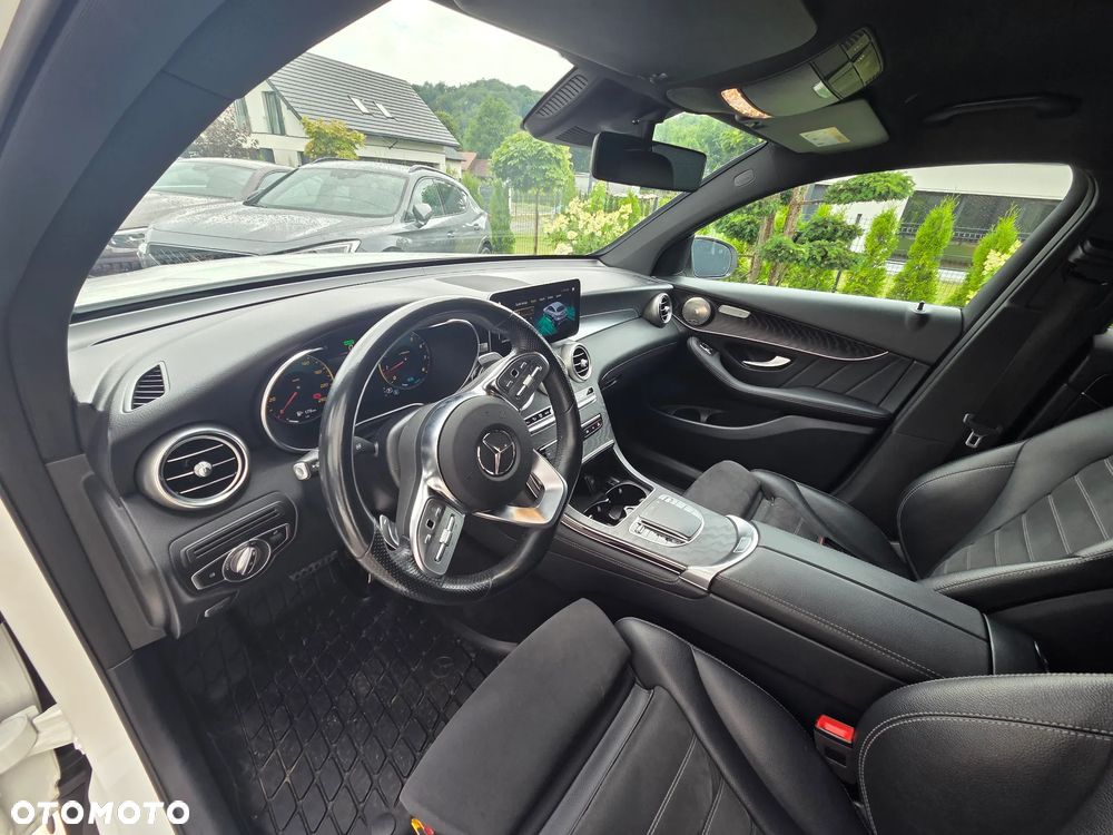 Mercedes-Benz GLC 200 4Matic 9G-TRONIC AMG Line Plus - 17