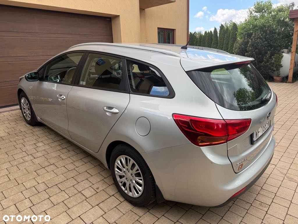Kia Ceed - 4