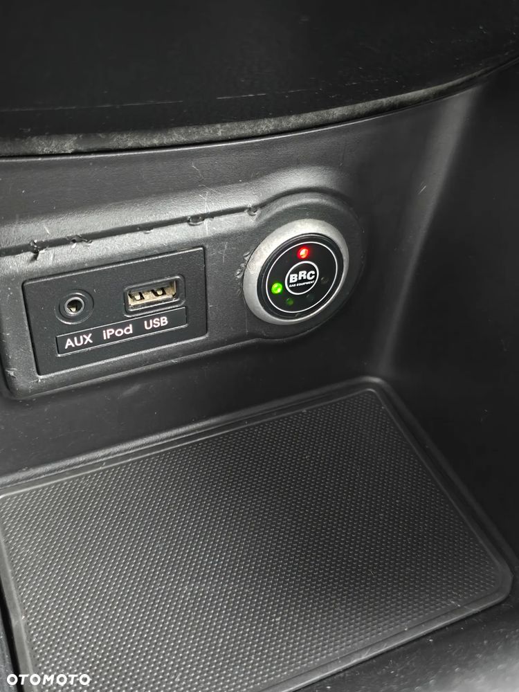 Kia Venga 1.4 CVVT Attract - 23