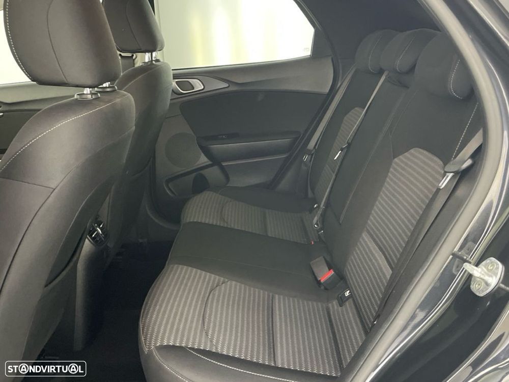 Kia XCeed 1.0 T-GDI Tech - 12