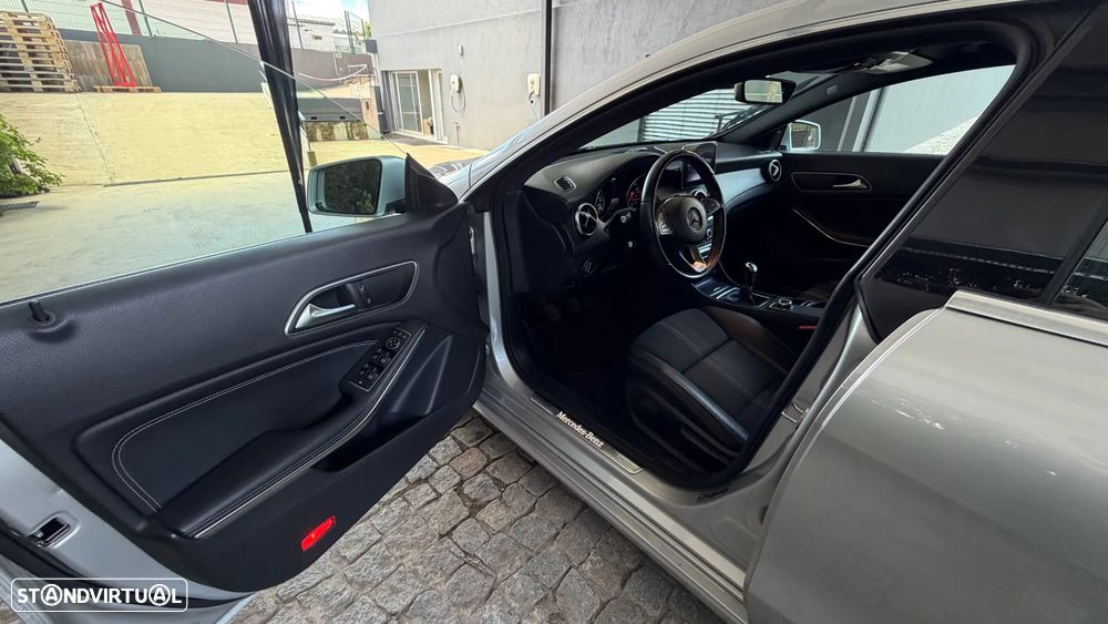 Mercedes-Benz CLA 180 d Shooting Brake Urban - 12