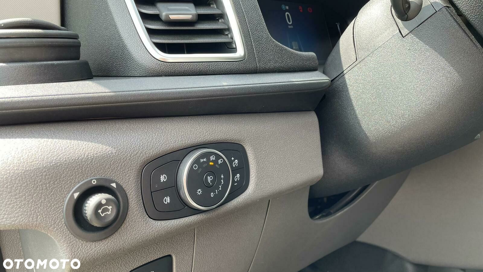 Ford transit Trend - 11