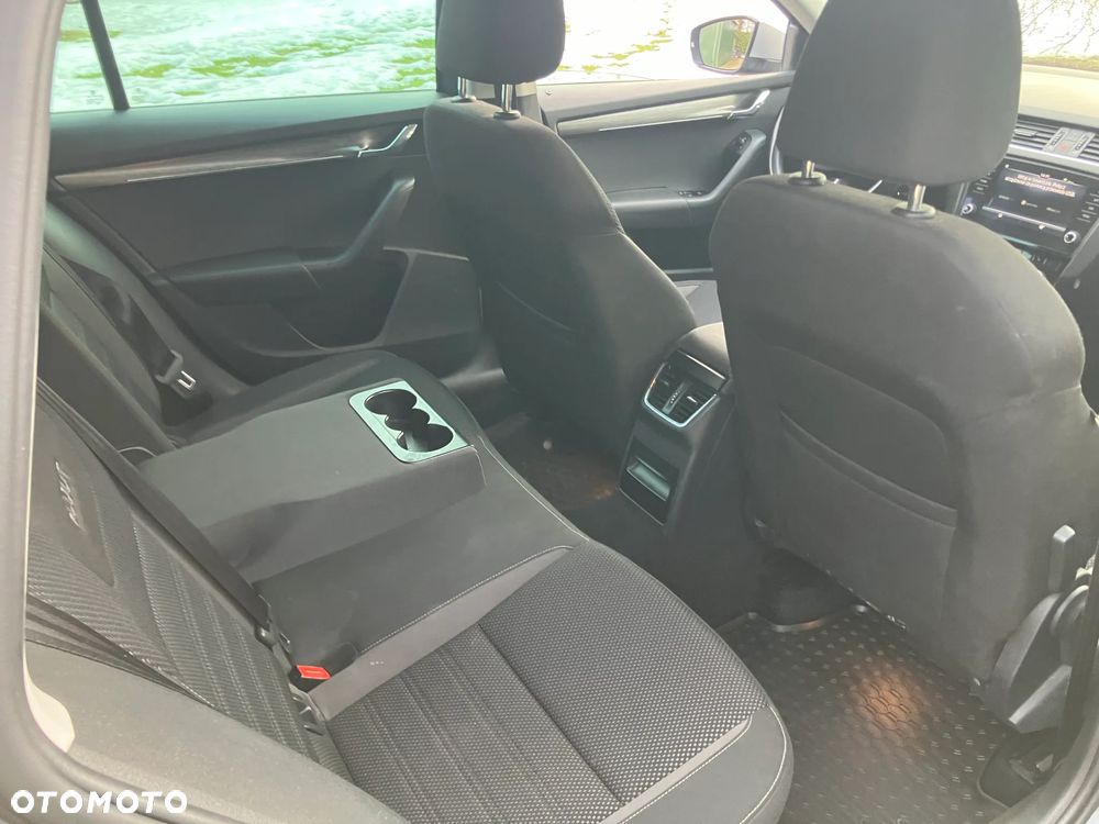 Skoda Octavia 2.0 TDI 4x4 DSG Scout - 12