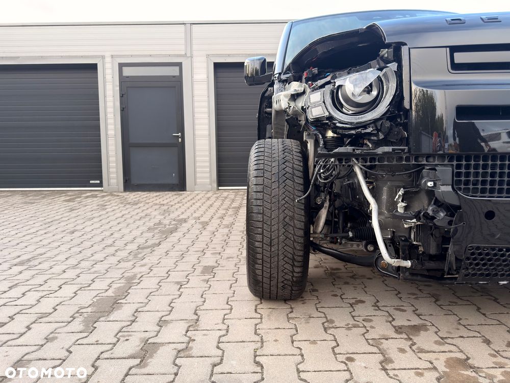 Land Rover Defender 110 P525 V8 - 5