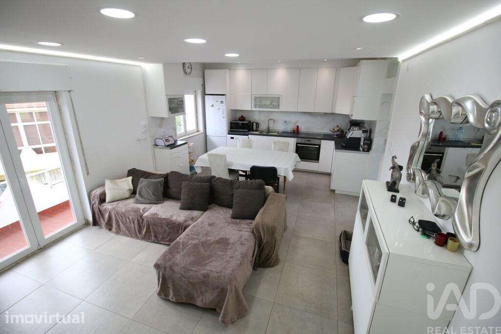 Moradia bi-familiar T6 em Ramada e Caneças de 178,37 m2 - Grande imagem: 3/34