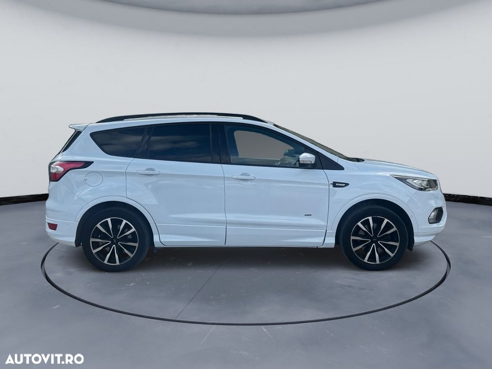Ford Kuga 2.0 TDCi 4WD Powershift ST-Line - 6