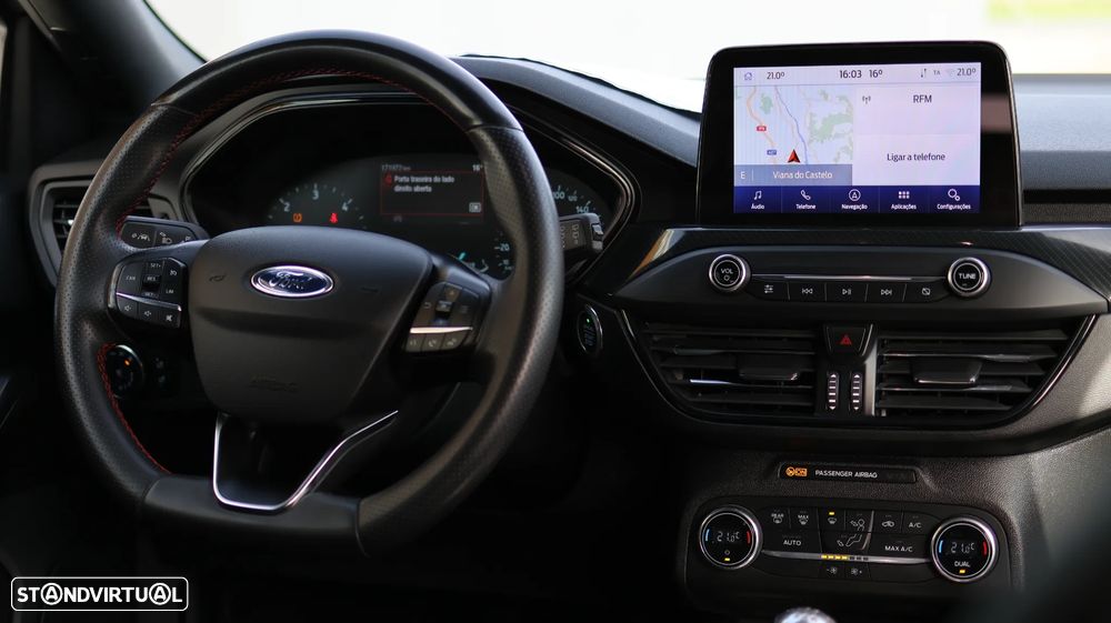 Ford Focus SW 1.5 TDCi EcoBlue ST-Line — fotografia 8