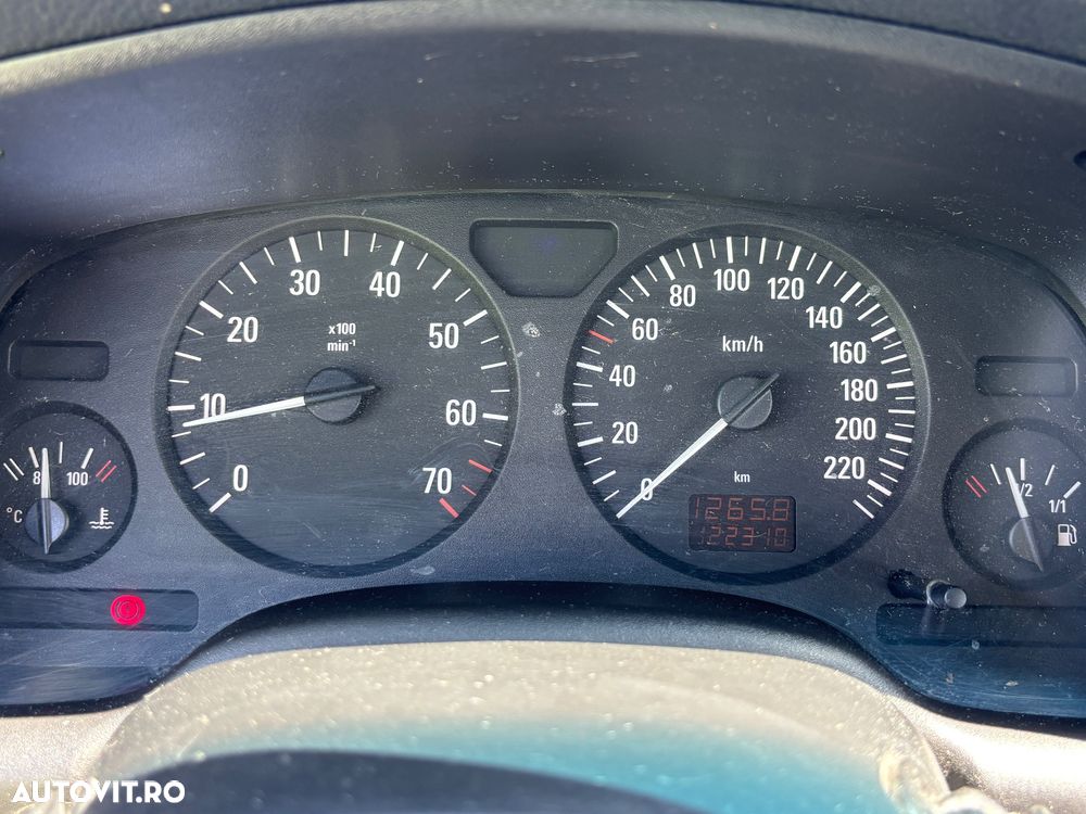 Opel Astra 1.4i 16V Club - 12