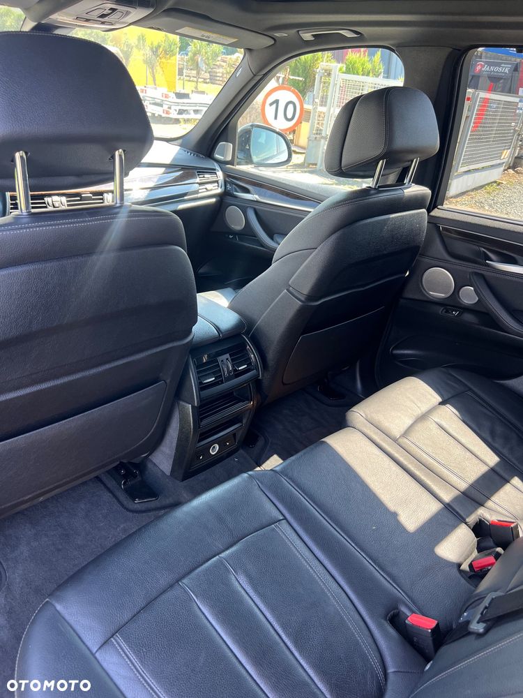 BMW X5 xDrive35i - 12