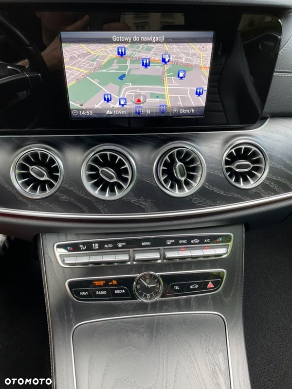 Mercedes-Benz Klasa E 220 d Coupe 4-Matic 9G-TRONIC - 35
