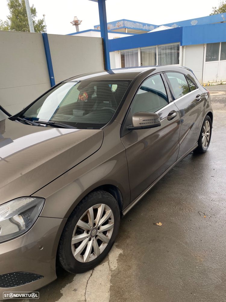 Mercedes-Benz A 180 CDI (BlueEFFICIENCY) Urban - 15