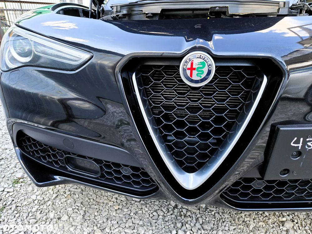 Alfa Romeo Stelvio 2.0 Turbo 16V AT8-Q4 Ti - 14