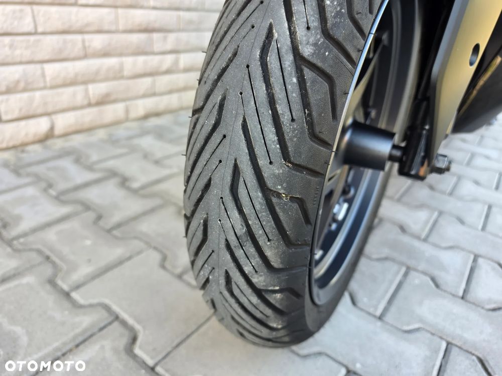 Yamaha X-max - 8