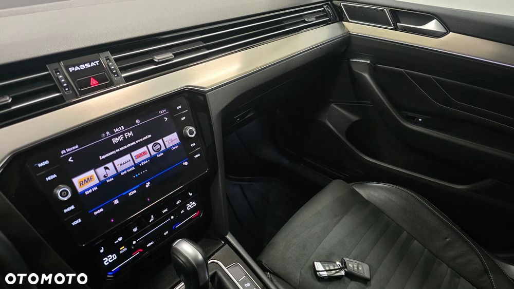 Volkswagen Passat - 21