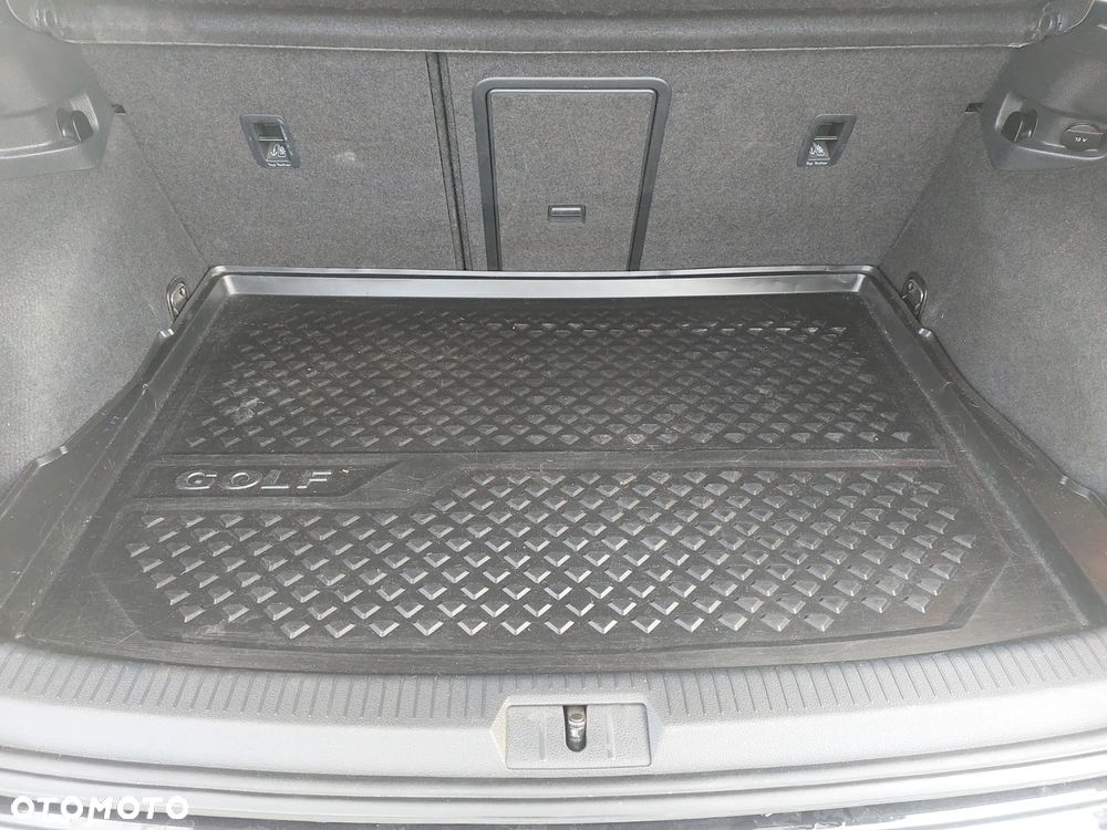 Volkswagen Golf - 16