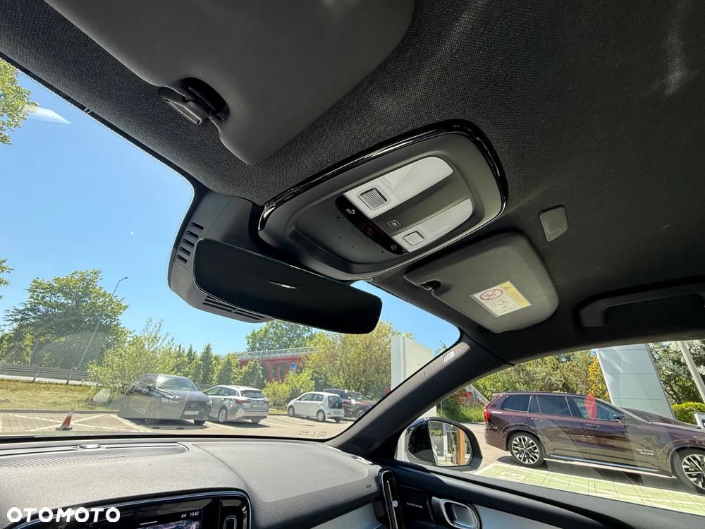 Volvo XC 40 B3 Plus Dark - 20
