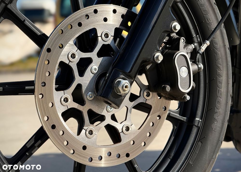 Harley-Davidson Sportster Iron 1200 - 33