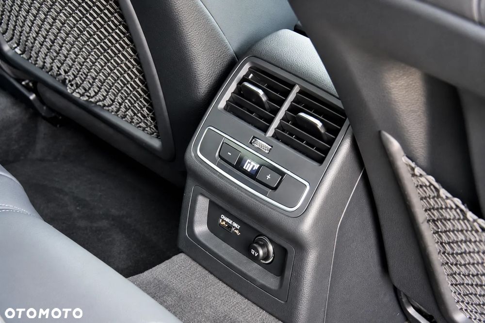 Audi A4 Limousine 45 TFSI quattro S tronic S line - 24