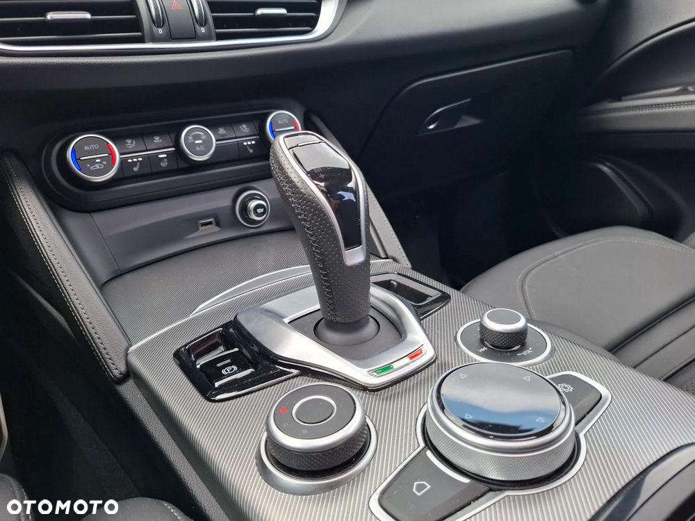 Alfa Romeo Stelvio 2.0 Turbo Veloce Q4 - 23