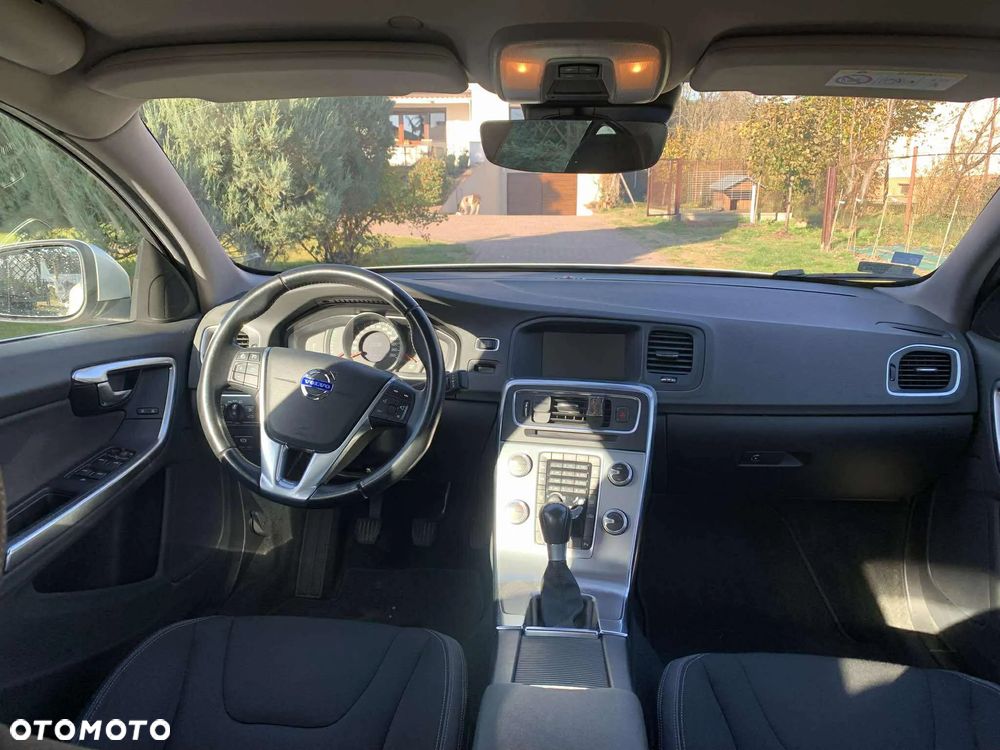 Volvo S60 T3 Momentum - 6