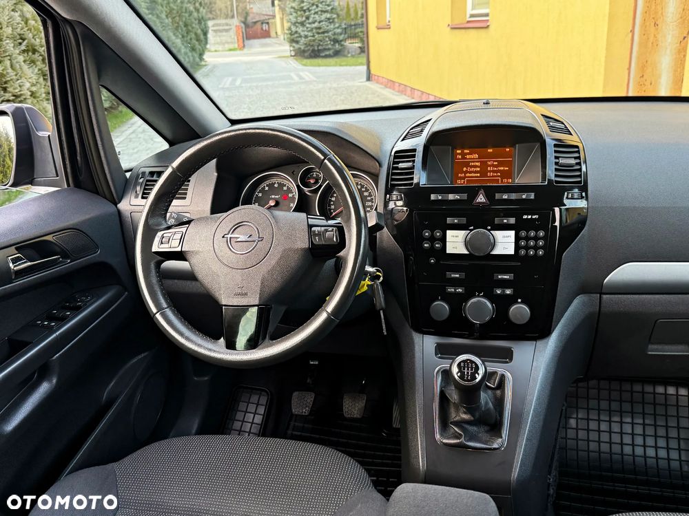 Opel Zafira - 25