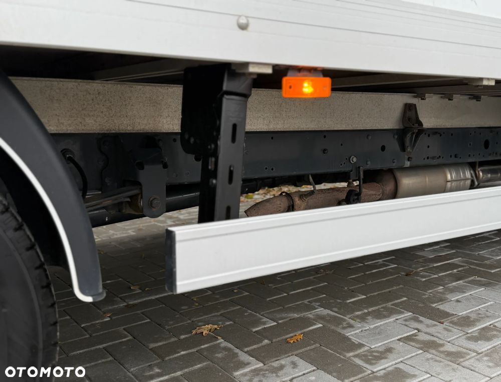 Iveco Daily 35S18 3.0 HPI 180KM / 2021 Rok / Kontener 4,5m / Reflektory LED / Zarejestrowany w PL - 17