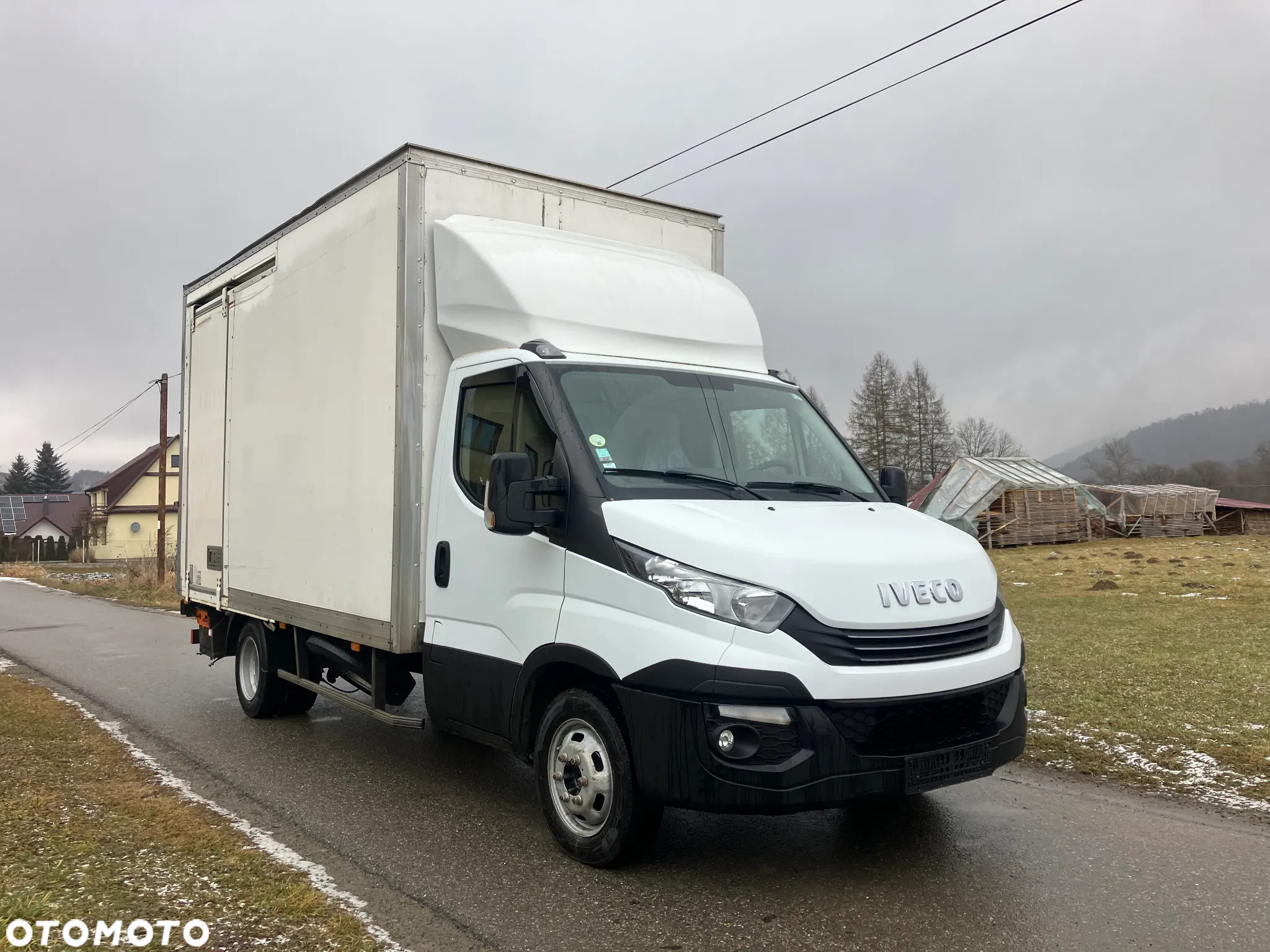 Iveco DAILY 35C16 kontener kurierka winda - 2
