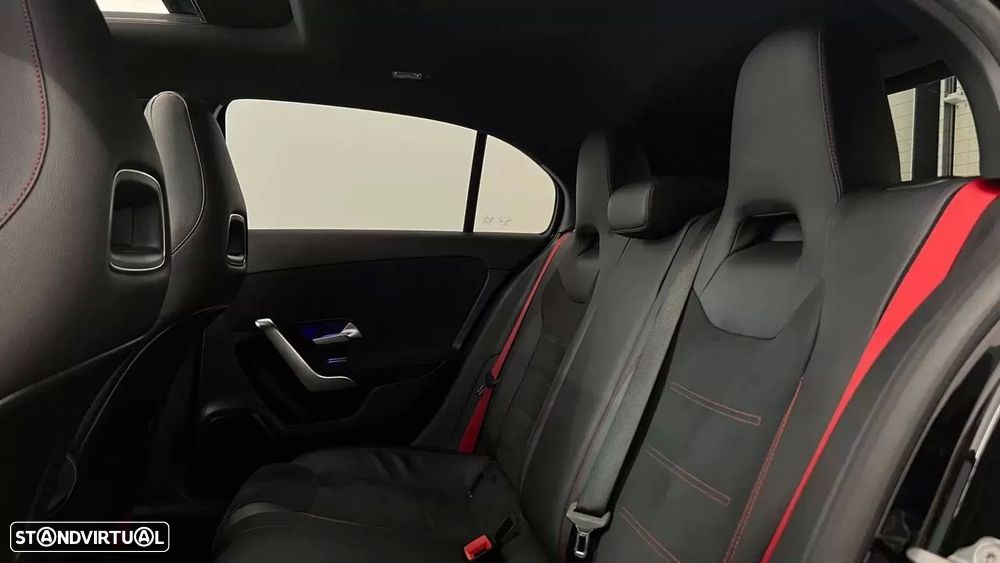 Mercedes-Benz A 35 AMG 4Matic Speedshift DCT 8G Line Advanced Plus - 33