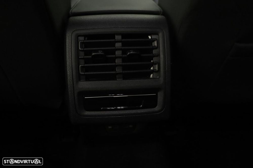 VW Golf 1.5 TSI e-Hybrid Life DSG - 24