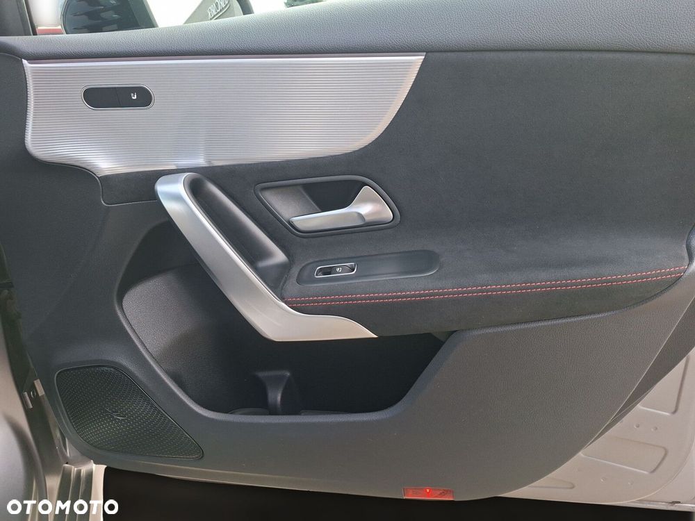 Mercedes-Benz Klasa A 250 4-Matic AMG Line 7G-DCT - 19