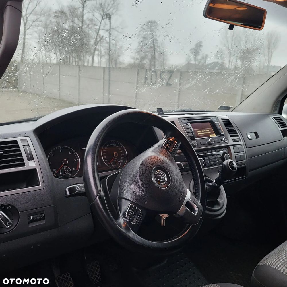 Volkswagen Caravelle - 3