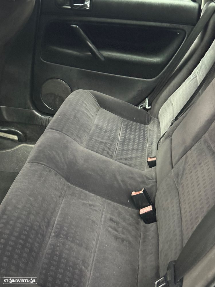VW Passat 1.9 TDi Comfortline - 10