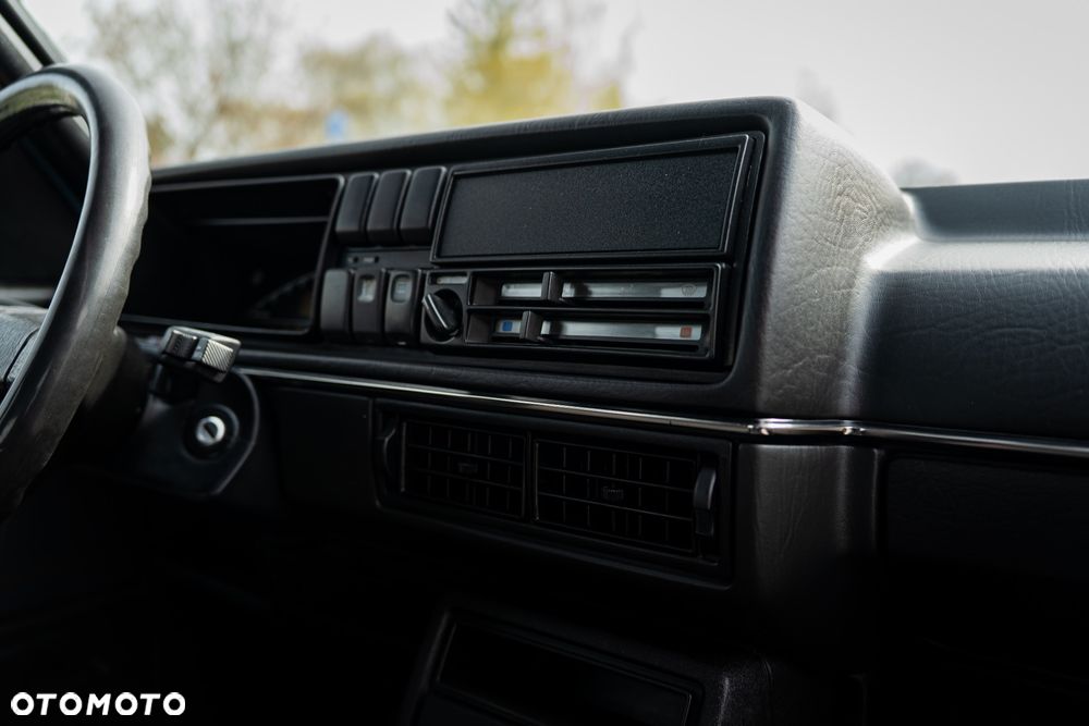 Volkswagen Golf - 23