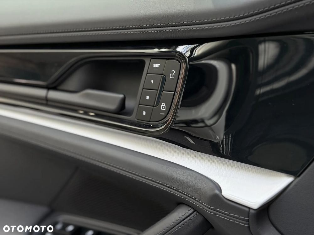 Porsche Panamera - 18