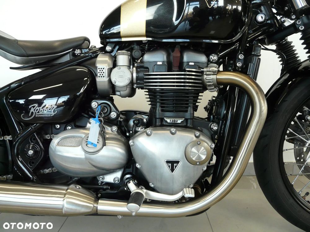 Triumph Bonneville Bobber - 6