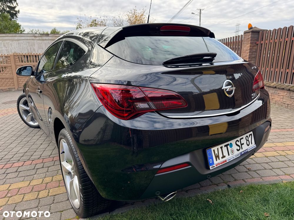 Opel Astra 2012 photo 4