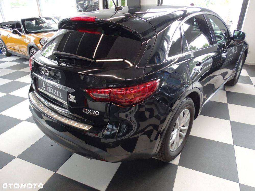 Infiniti QX70 - 5