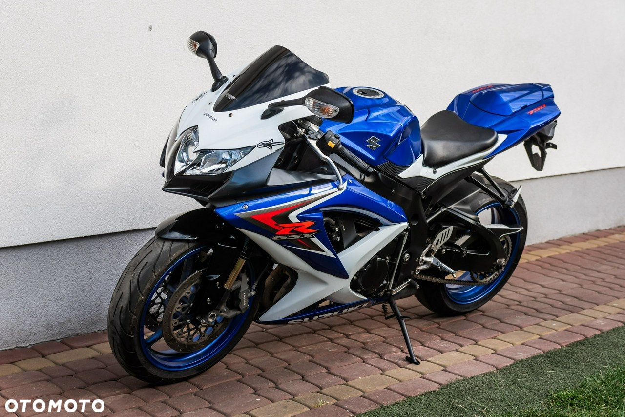 Suzuki GSX-R - 6
